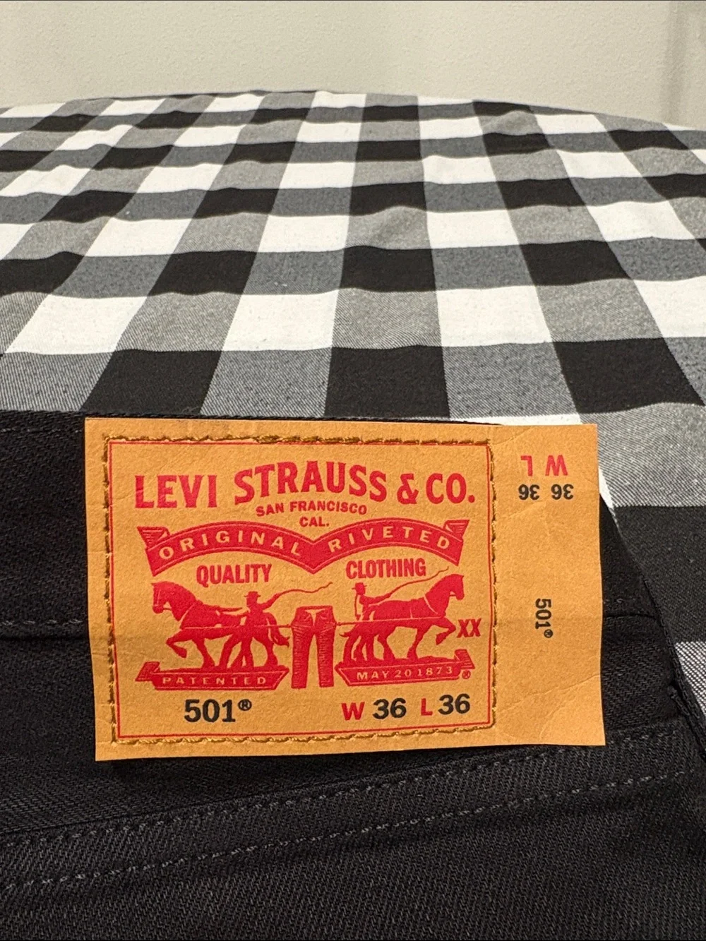 EXC Levi Levi's 501 Polished Black Button Fly Jeans Mens 36 x 36 Cotton Whiskers